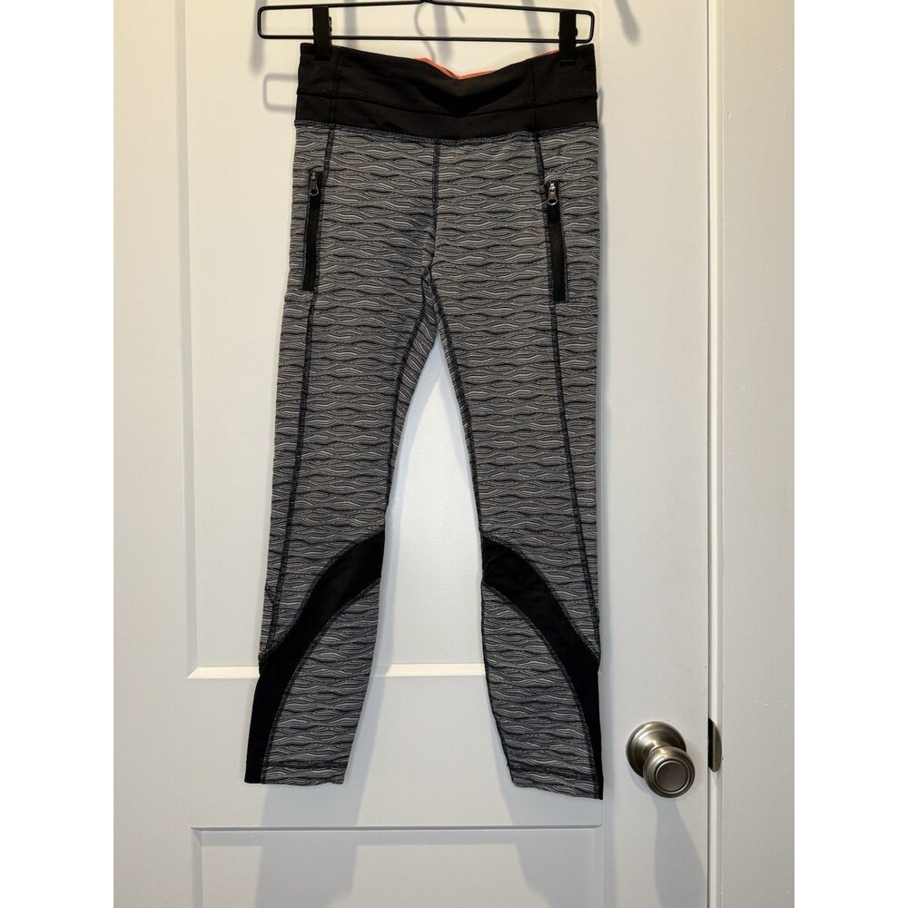Lululemon Run Inspire Tight  Grey BlackFull-On Luxtreme Gym Yoga Small 4 Workout